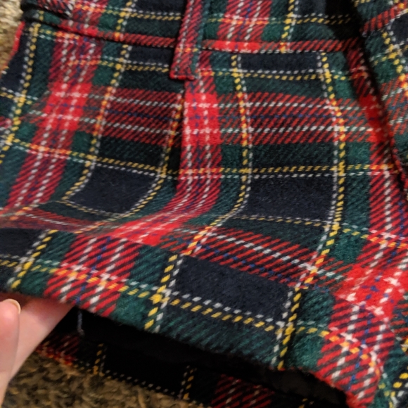 Holiday party Abercrombie and Fitch shorts - Picture 4 of 7